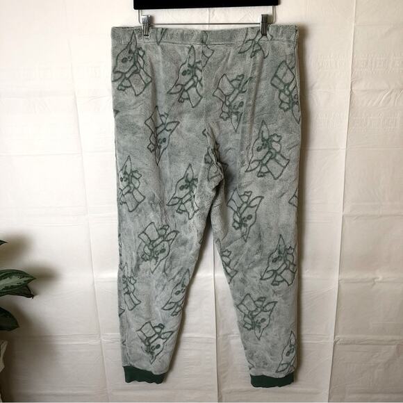 Star Wars Yoda Lounge Pants Women’s Large Green Pockets Plush Fleece Cozy PJS - Picture 9 of 10